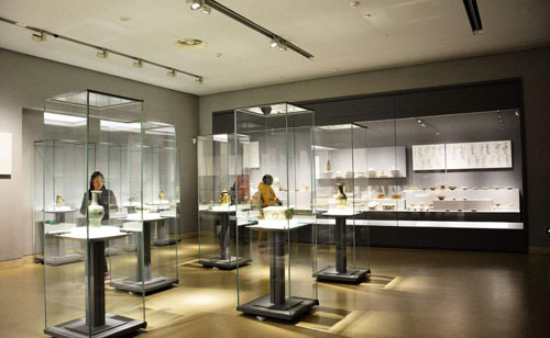 邵阳金鑫钛合金精品展示柜厂